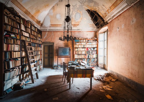 Bibliotheek in 17e-eeuwse Villa © Roman Robroek