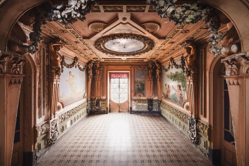 Entreehal van Portugese Villa © Roman Robroek