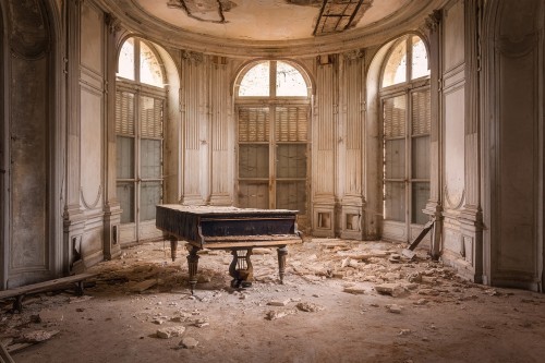 Kasteelkamer met Piano © Roman Robroek