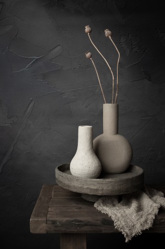 Stilleven met drie papaver zaadbollen © Mayra Pama