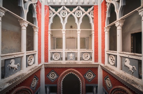 Venetiaans-Moorse Villa in Verval © Roman Robroek