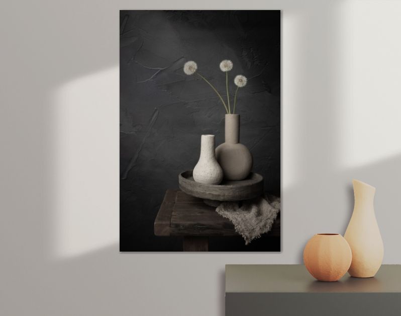 Stillleven met pluizenbollen van paardenbloemen