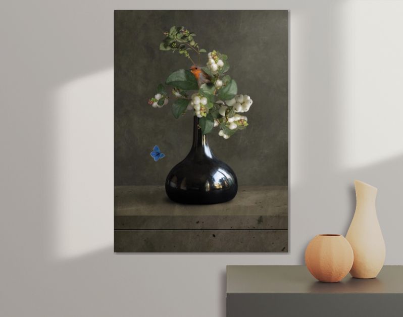 Vaasje met sneeuwbessen