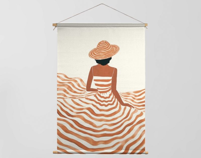 Oranje Dromen Meisje met Hoed in Golvende Lijnen en Romantiek