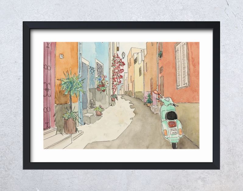 Groene scooter in smalle mediterrane straat