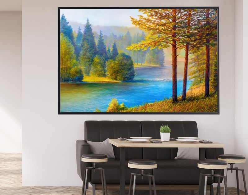 Ochtendlandschap met dennen en rivier.