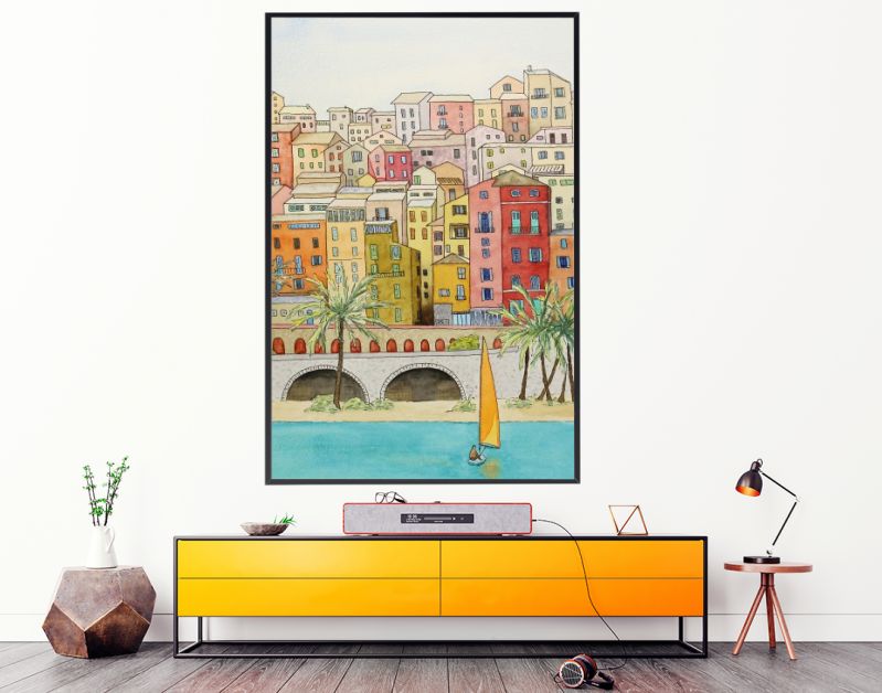 Mediterrane kuststad met zeilboot en palmbomen