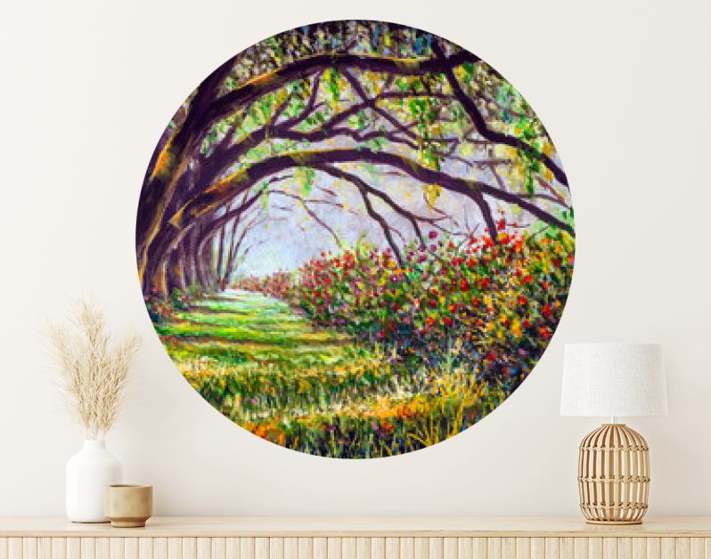 Open plek in een fantastisch zonnig bos met grote reuzenbomen en prachtige struiken met weelderige bloemen - acryl, olieverf om sprookjes voor kinderen te illustreren