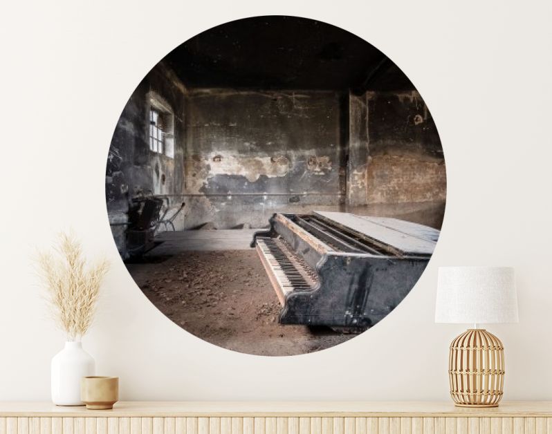 Piano in Donkere Garage