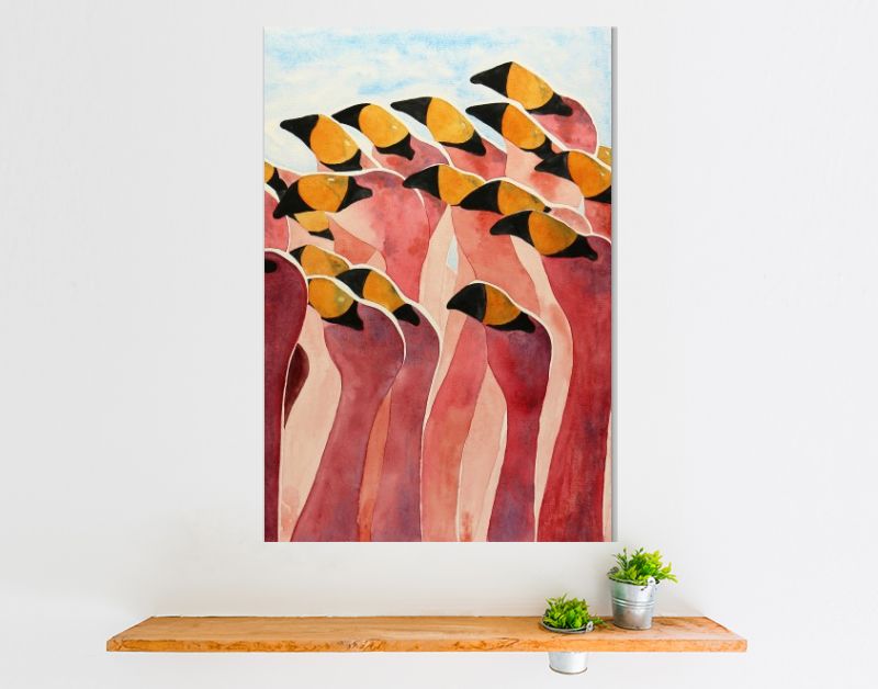 Groep flamingo’s met opgeheven koppen