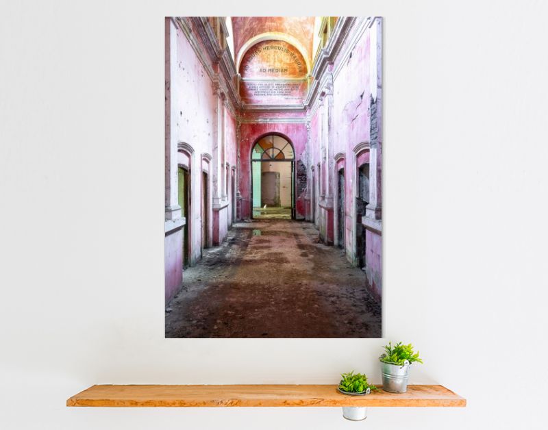 Verlaten Roze Gang in Verval