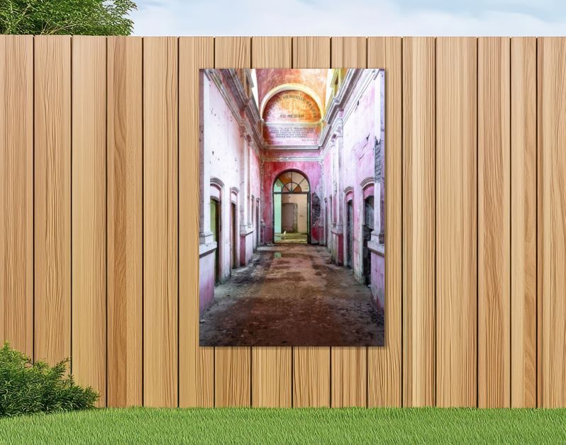 Verlaten Roze Gang in Verval