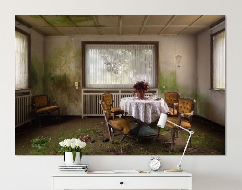 Restaurant in Verlaten Hotel