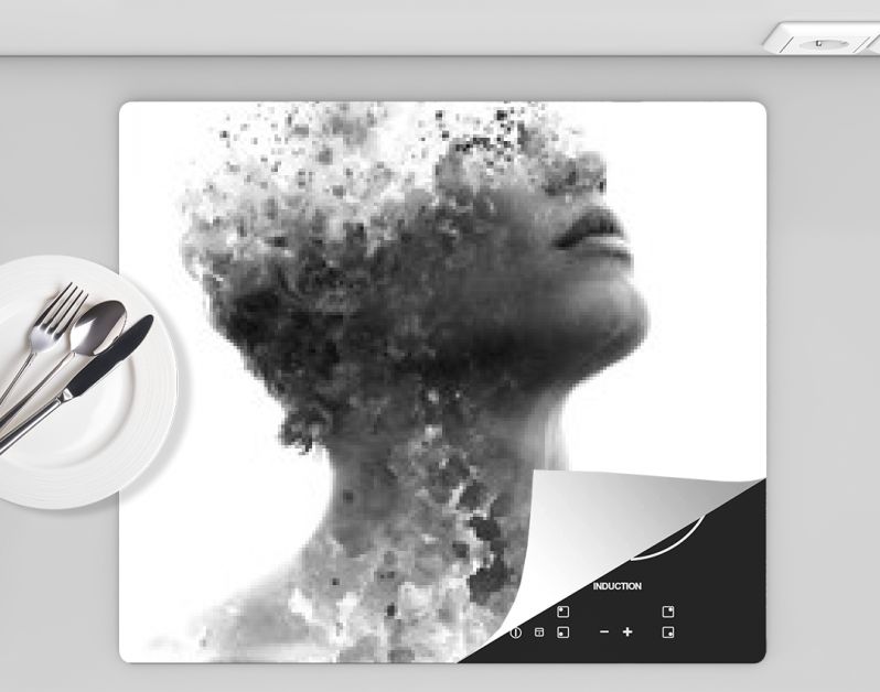 Paintografie. Dubbelbelicht portret van een aantrekkelijk model gecombineerd met handgetekende inktschildering met diepte en textuur