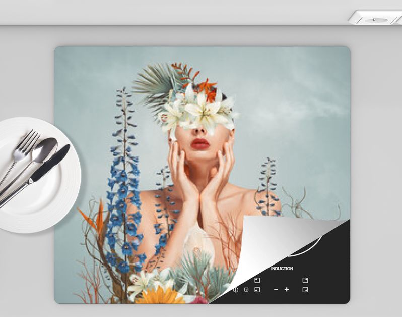 Abstracte kunstcollage van jonge vrouw met bloemen