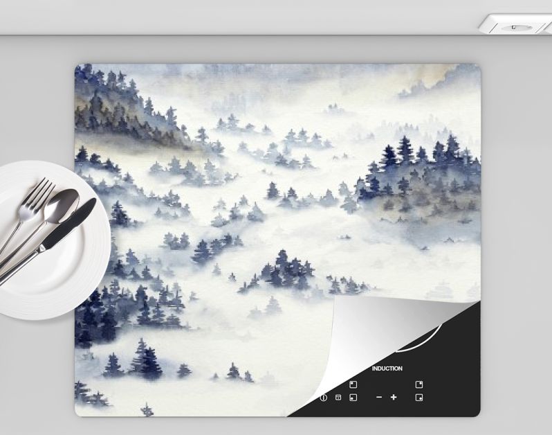 Landschap met dennenbos en ochtendmist