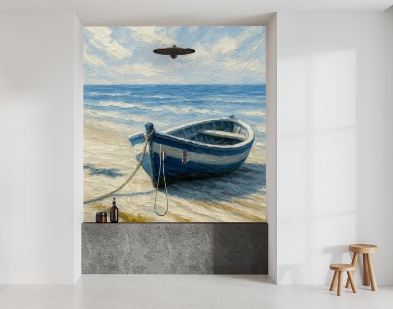 Blauwe roeiboot op rustig strand bij zee