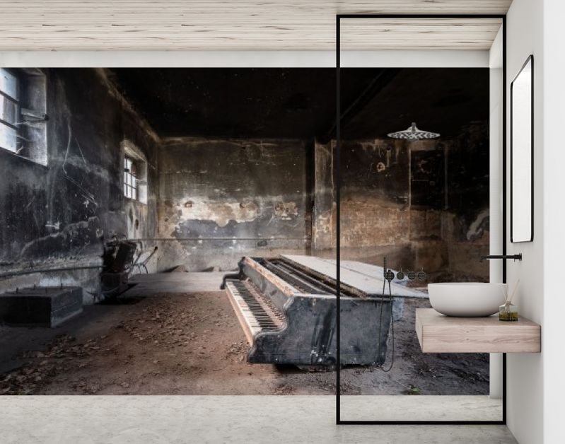 Piano in Donkere Garage