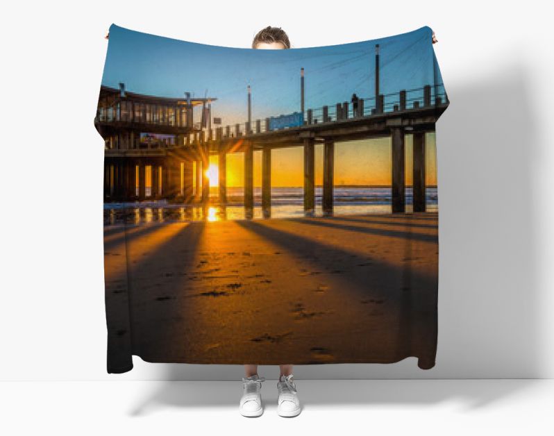 Moyo-pier bij zonsopgang