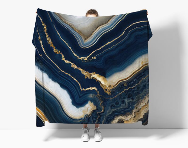 Luxe marineblauwe inkt marmerachtige abstracte textuur met gouden stof en agaatsteen wervelingen en aders