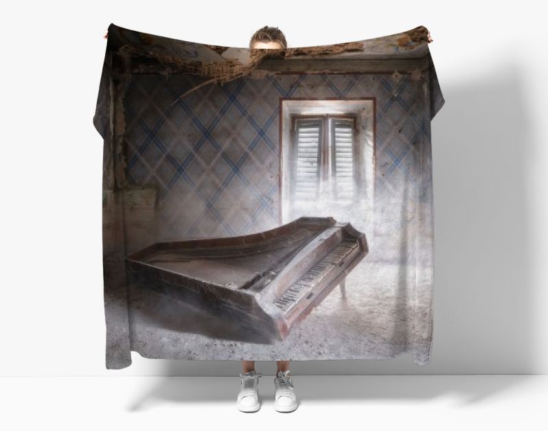 Verlaten Piano in Boerderij