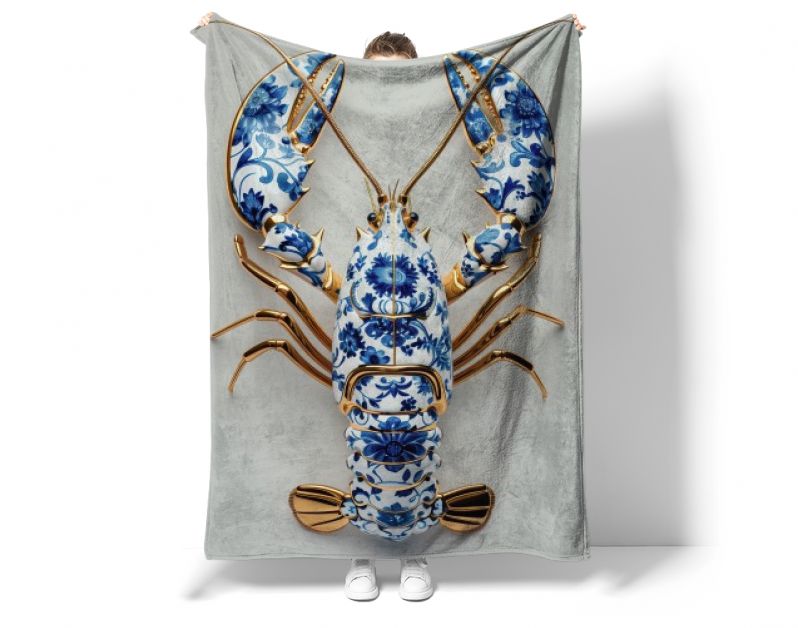 Delfts blauwe kreeft met goud op zacht salie